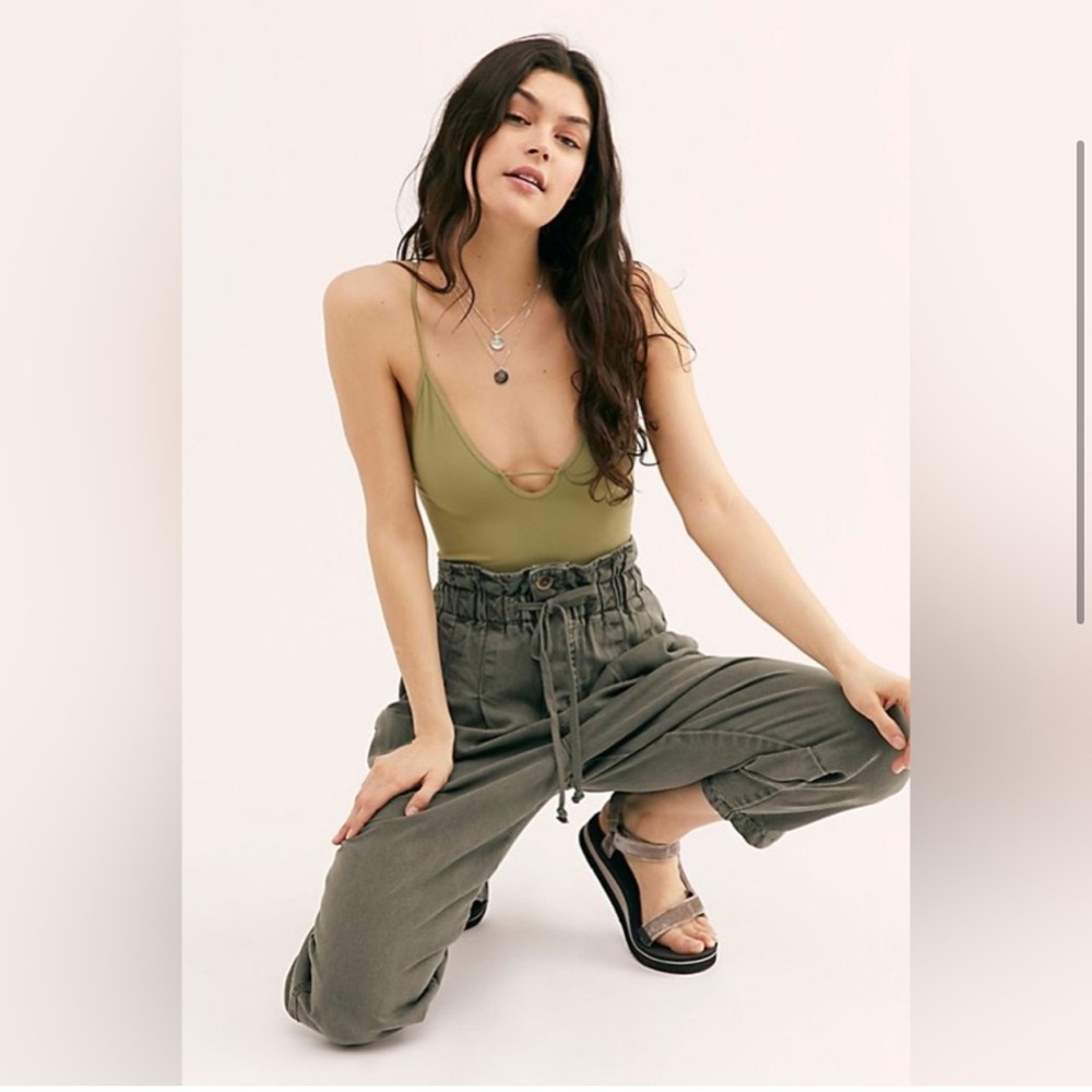 Free People Margate paper-bag pants in Olive, sx M